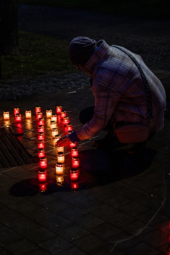 Sveču zīmju veidošana pie Jelgavas Valsts ģimnāzijas