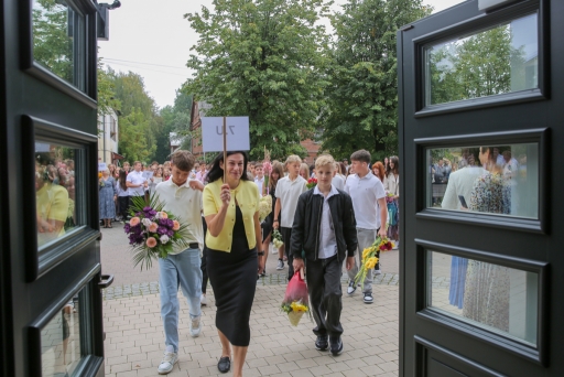 Zinību diena