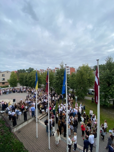 Zinību diena