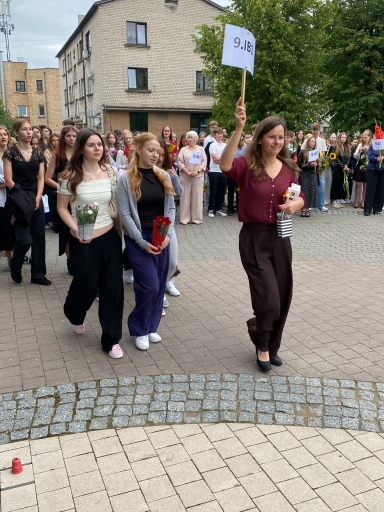 Zinību diena
