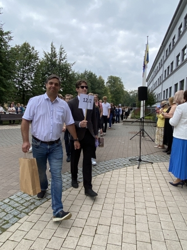 Zinību diena
