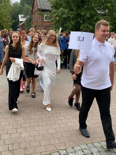 Zinību diena