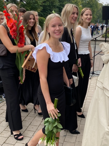 Zinību diena
