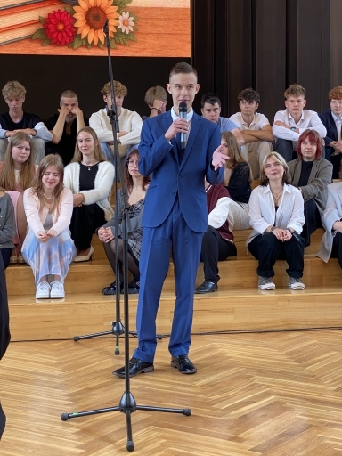 Zinību diena