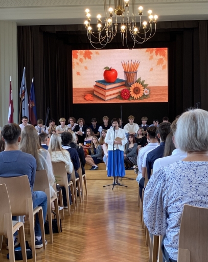Zinību diena