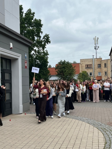 Zinību diena