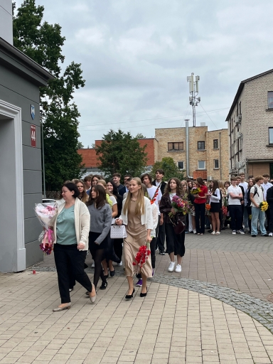 Zinību diena