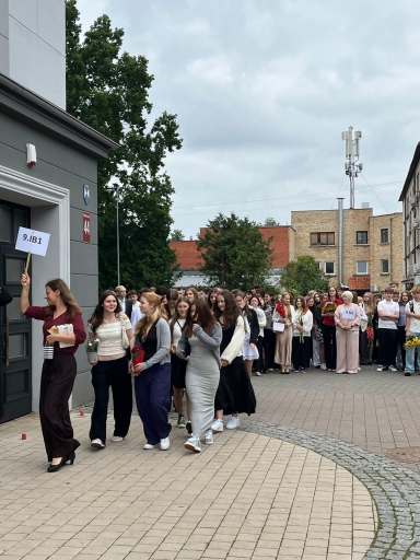 Zinību diena