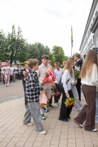 Zinību diena