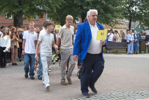 Zinību diena