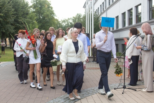 Zinību diena