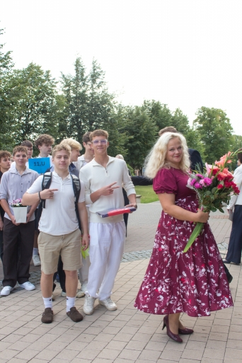 Zinību diena