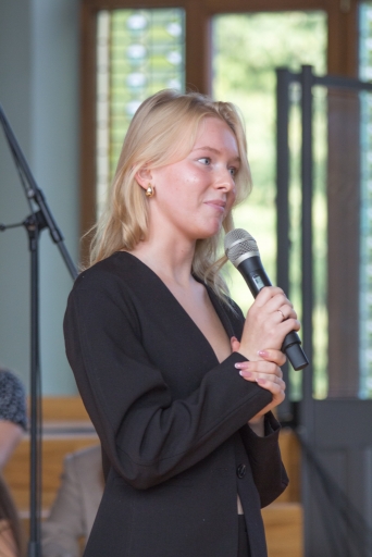 Zinību diena