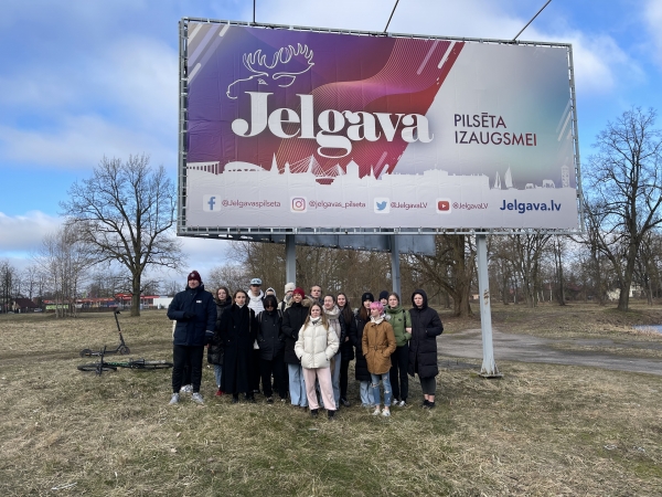 Āra pastaigu diena: "Kad skolai bij 100, lūk kāda bij Jelgava."