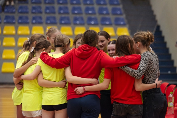 Panākumi futbolā un basketbolā