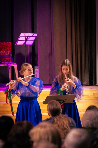 Ziemassvētku ieskaņas koncerts "Mūsu mājās valda prieks"