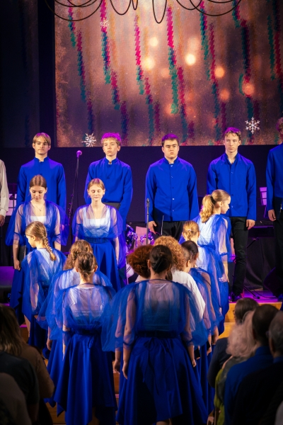 Ziemassvētku ieskaņas koncerts "Mūsu mājās valda prieks"