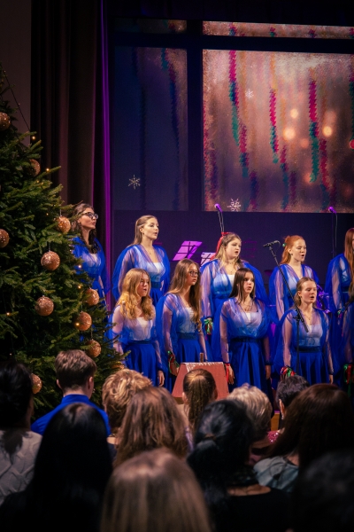 Ziemassvētku ieskaņas koncerts "Mūsu mājās valda prieks"