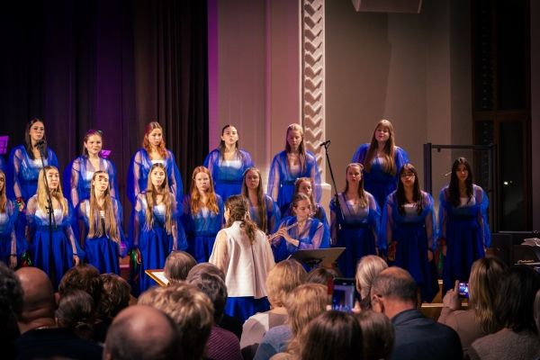 Ziemassvētku ieskaņas koncerts "Mūsu mājās valda prieks"