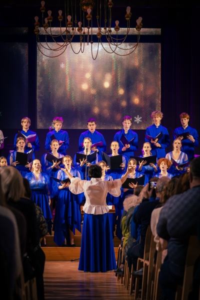 Ziemassvētku ieskaņas koncerts "Mūsu mājās valda prieks"