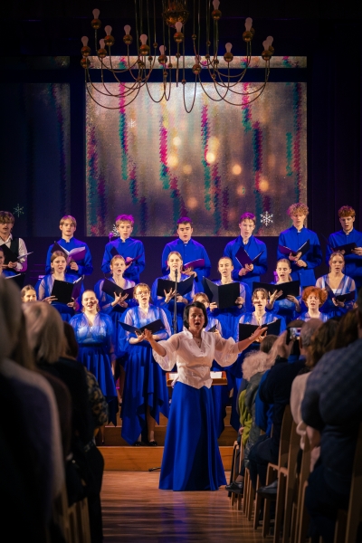 Ziemassvētku ieskaņas koncerts "Mūsu mājās valda prieks"