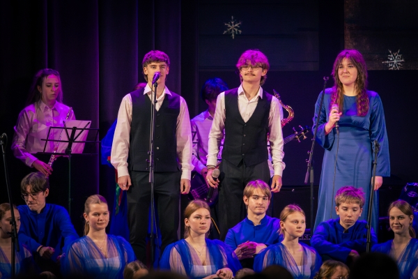 Ziemassvētku ieskaņas koncerts "Mūsu mājās valda prieks"