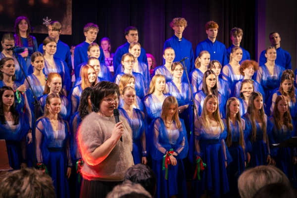 Ziemassvētku ieskaņas koncerts "Mūsu mājās valda prieks"