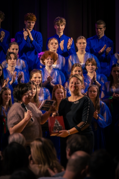 Ziemassvētku ieskaņas koncerts "Mūsu mājās valda prieks"