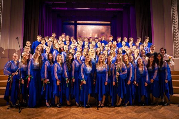 Ziemassvētku ieskaņas koncerts "Mūsu mājās valda prieks"