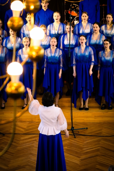 &ldquo;Kā uguns&hellip;&rdquo; paaudzes vienojo&scaron;s stāsts SKALU jubilejas koncertā