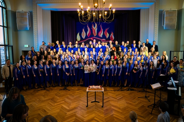 &ldquo;Kā uguns&hellip;&rdquo; paaudzes vienojo&scaron;s stāsts SKALU jubilejas koncertā