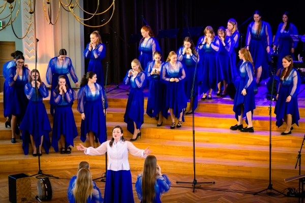 &ldquo;Kā uguns&hellip;&rdquo; paaudzes vienojo&scaron;s stāsts SKALU jubilejas koncertā