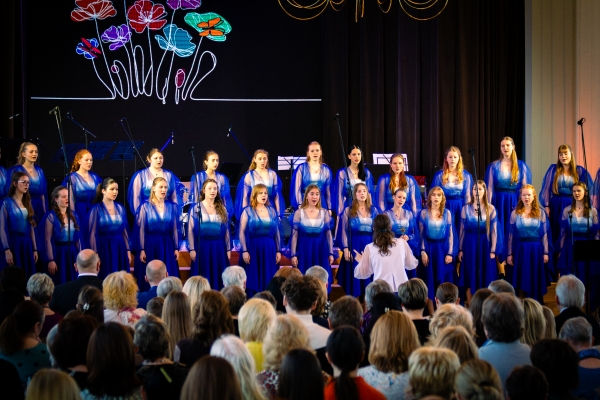 &ldquo;Kā uguns&hellip;&rdquo; paaudzes vienojo&scaron;s stāsts SKALU jubilejas koncertā