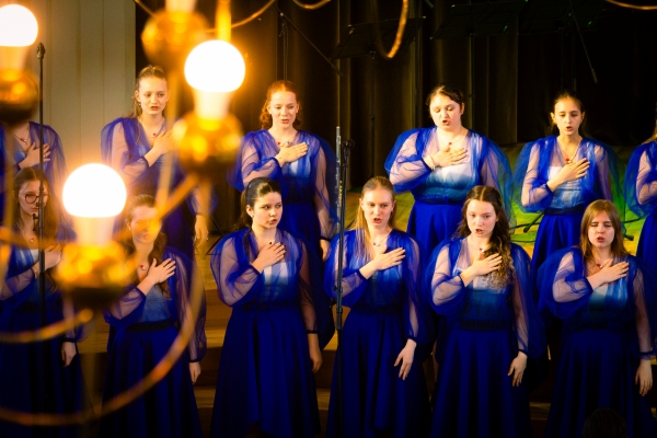 &ldquo;Kā uguns&hellip;&rdquo; paaudzes vienojo&scaron;s stāsts SKALU jubilejas koncertā