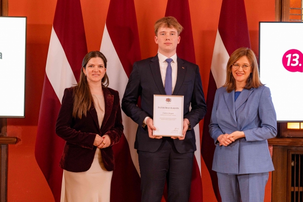 Jelgavas Valsts ģimnāzija pārstāvēta 13. Jaunie&scaron;u Saeimā!