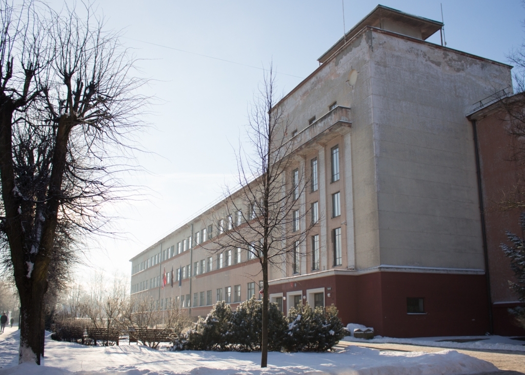 Vecākus aicina izteikt viedokli par skolām