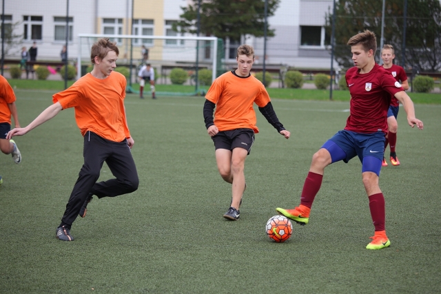 8.– 9. klašu grupā futbolā uzvar Jelgavas Valsts ģimnāzija