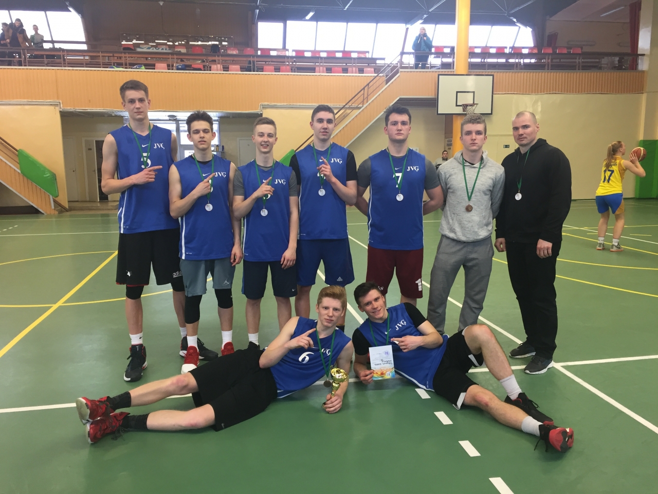 Basketbola finalā - bronza!