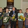Pasniegtas Ekselences balvas Latvijas skolotājiem