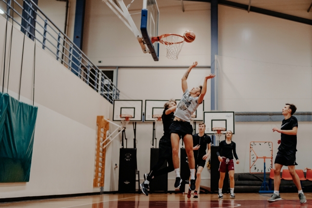 Vidusskolas basketbola sacensības