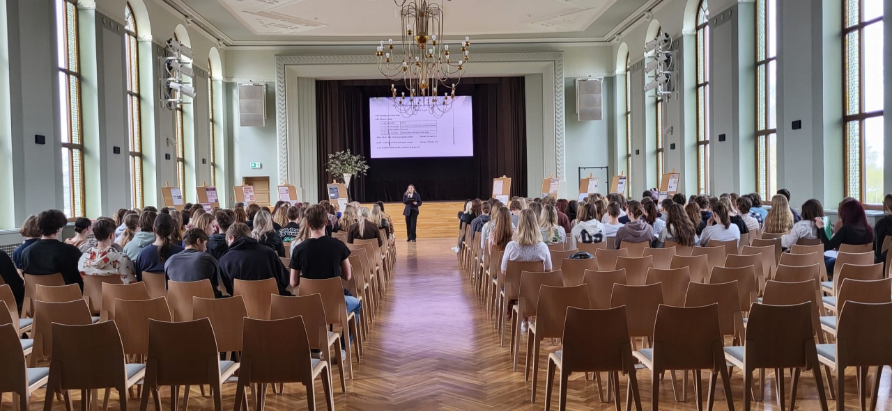 Pirmā angļu valodas pētniecisko darbu konference notikusi!