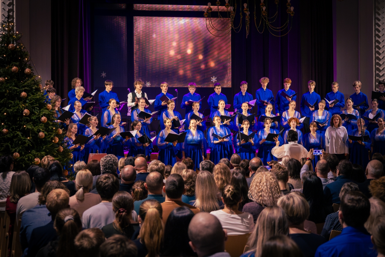 Ziemassvētku ieskaņas koncerts "Mūsu mājās valda prieks"