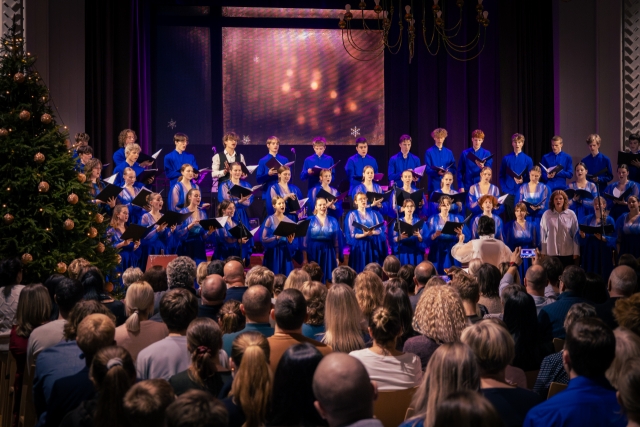 Ziemassvētku ieskaņas koncerts "Mūsu mājās valda prieks"