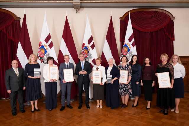 Jelgavas Valsts ģimnāzija starp Latvijas labākajām skolām darbā ar talantīgajiem skolēniem!